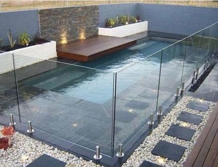 زجاج السكوريت حمام سباحة