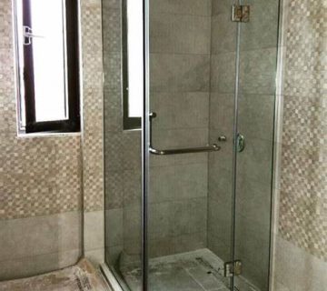 زجاج السكوريت