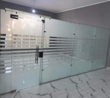 زجاج السكوريت