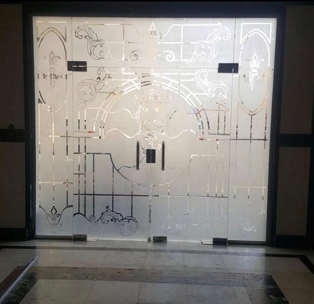 زجاج السكوريت